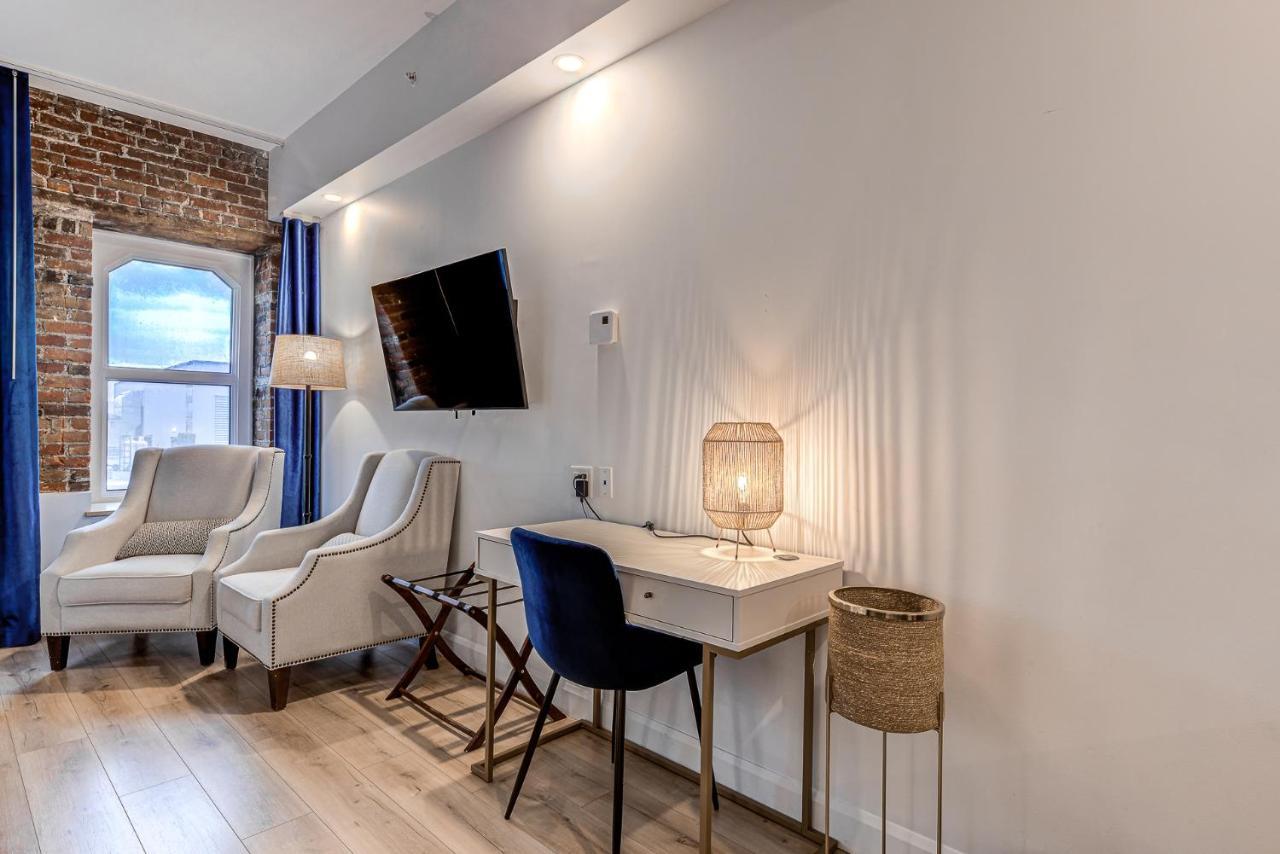 Touristique ▐ 335 Saint Joseph E▐ Apartment