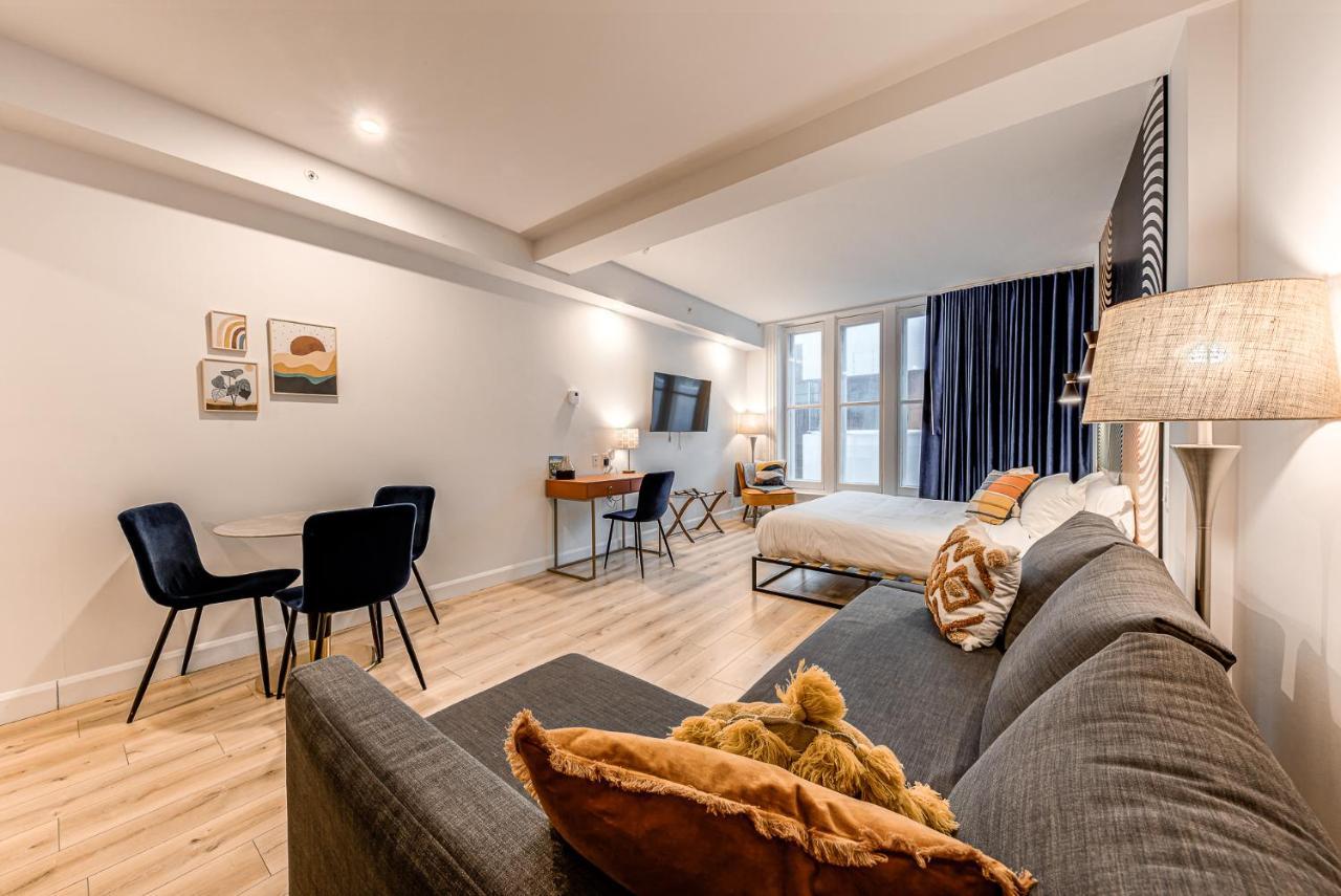Touristique ▐ 335 Saint Joseph E▐ Apartment