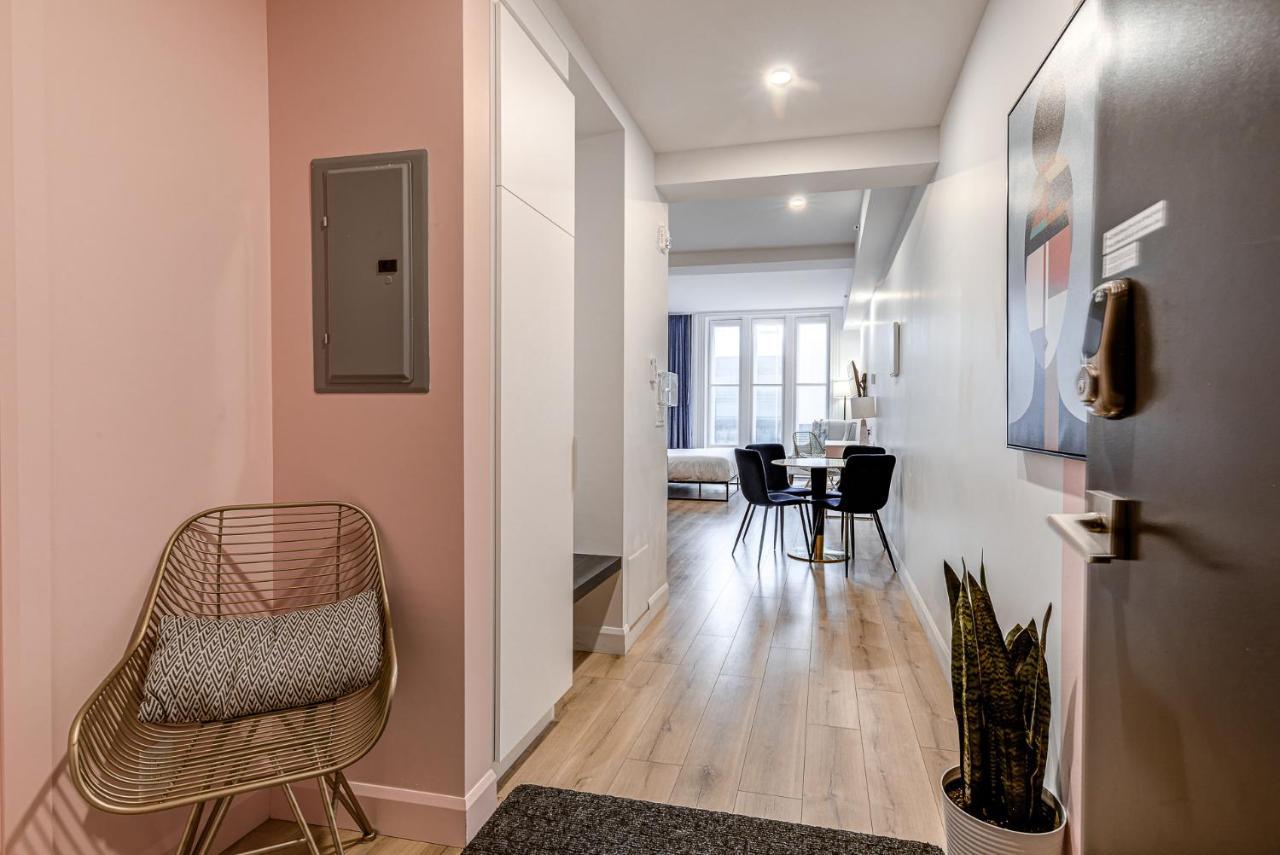 Touristique ▐ 335 Saint Joseph E▐ Apartment